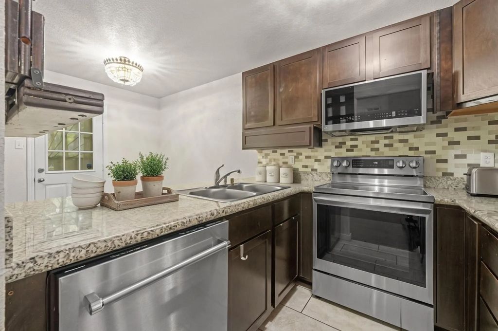 16478 Eastchase, Montgomery