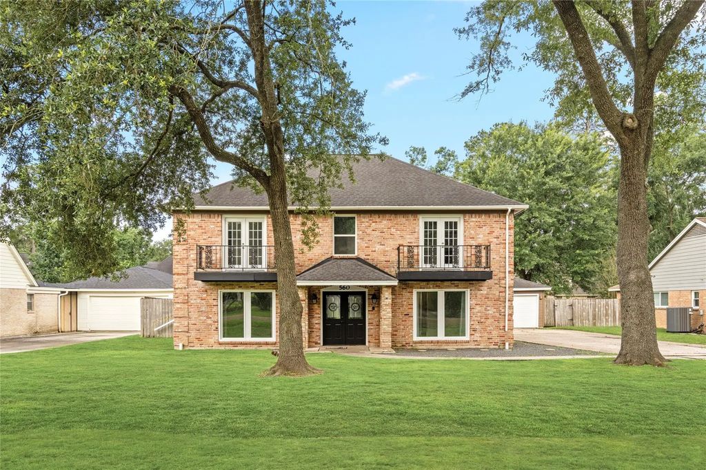 560 Landfall Lane, Conroe
