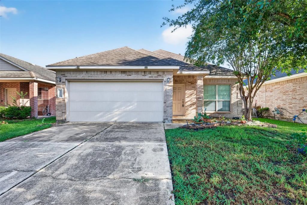 15723 Mountain Mist Trail, Houston