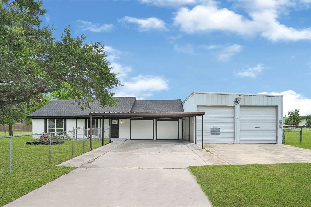1434 County Road 850, Alvin