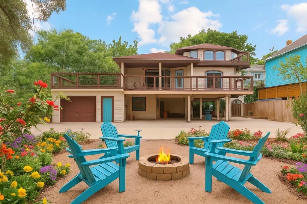 224 Clear Lake Road, Clear Lake Shores