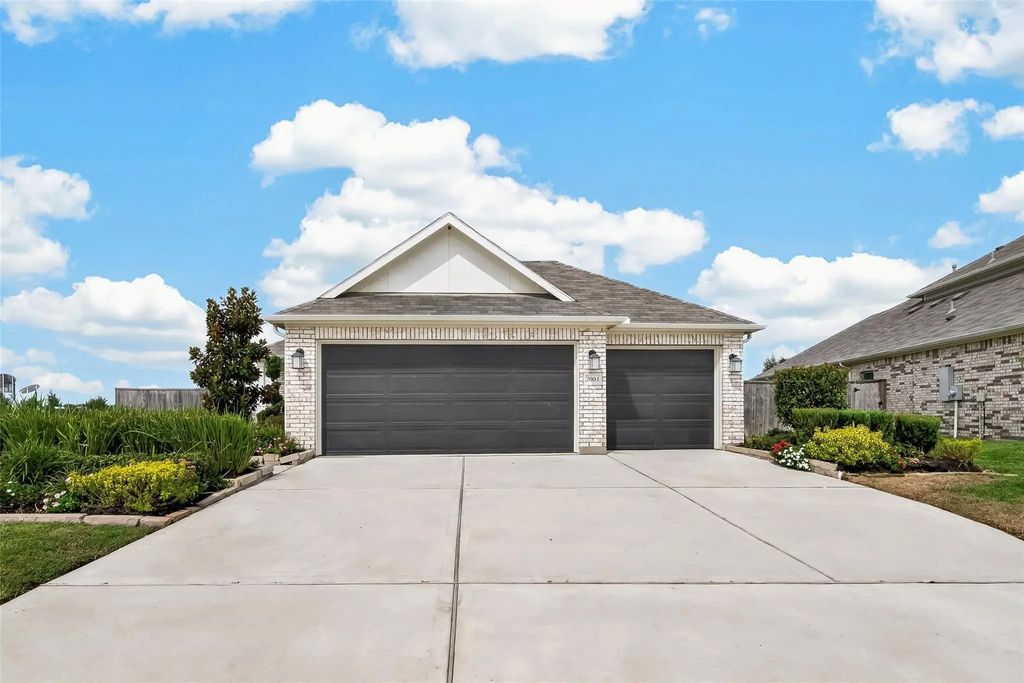 2003 Heather Ridge Way, Rosenberg