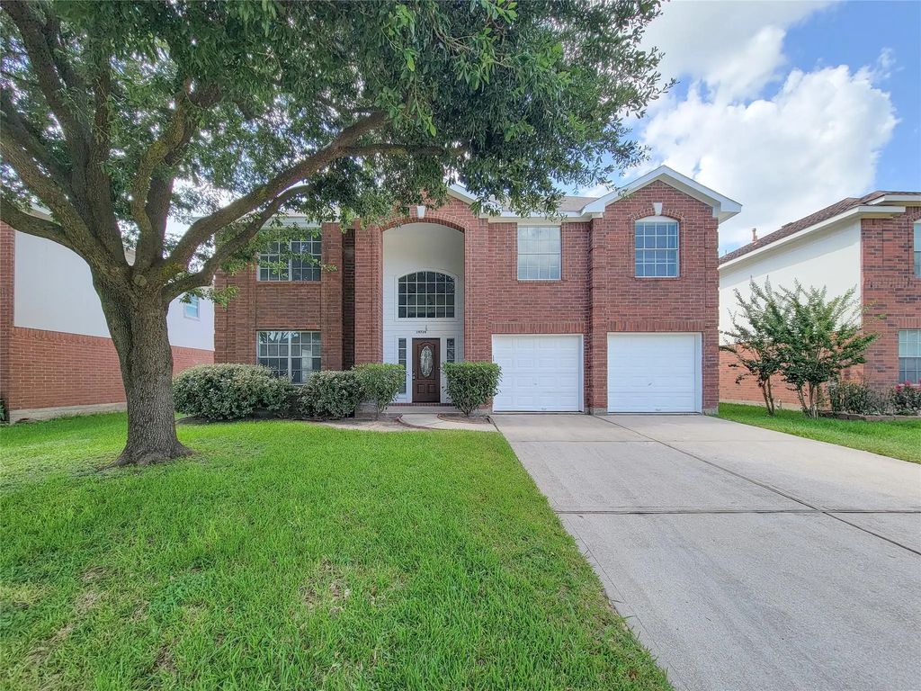 19726 Lindenfield Court, Katy