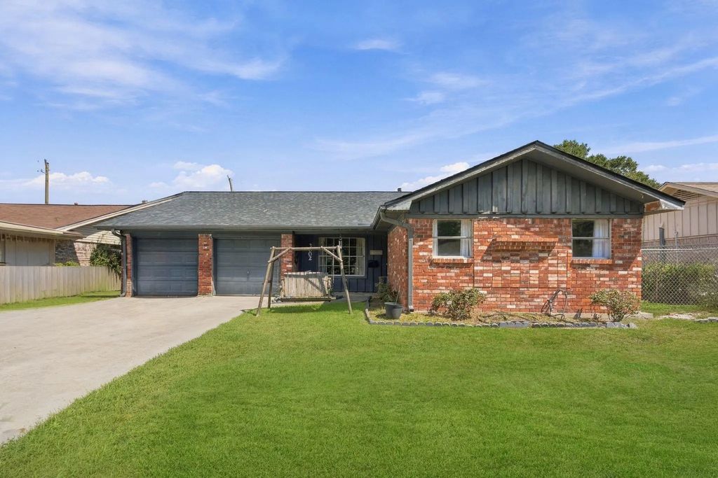 3002 Columbia Street, Baytown