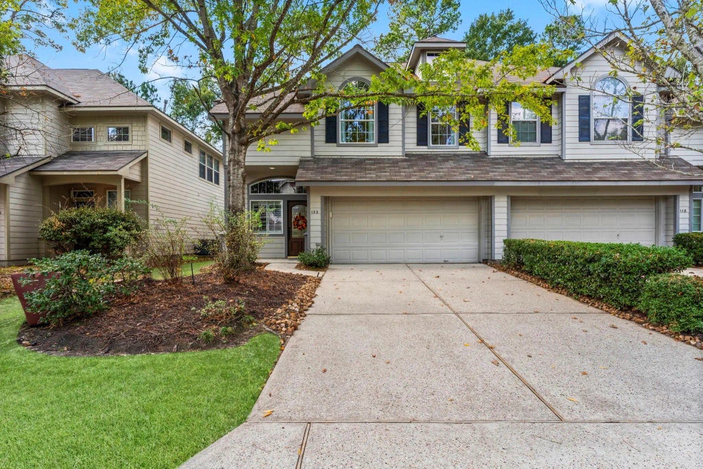 122 W Burberry Circle, The Woodlands