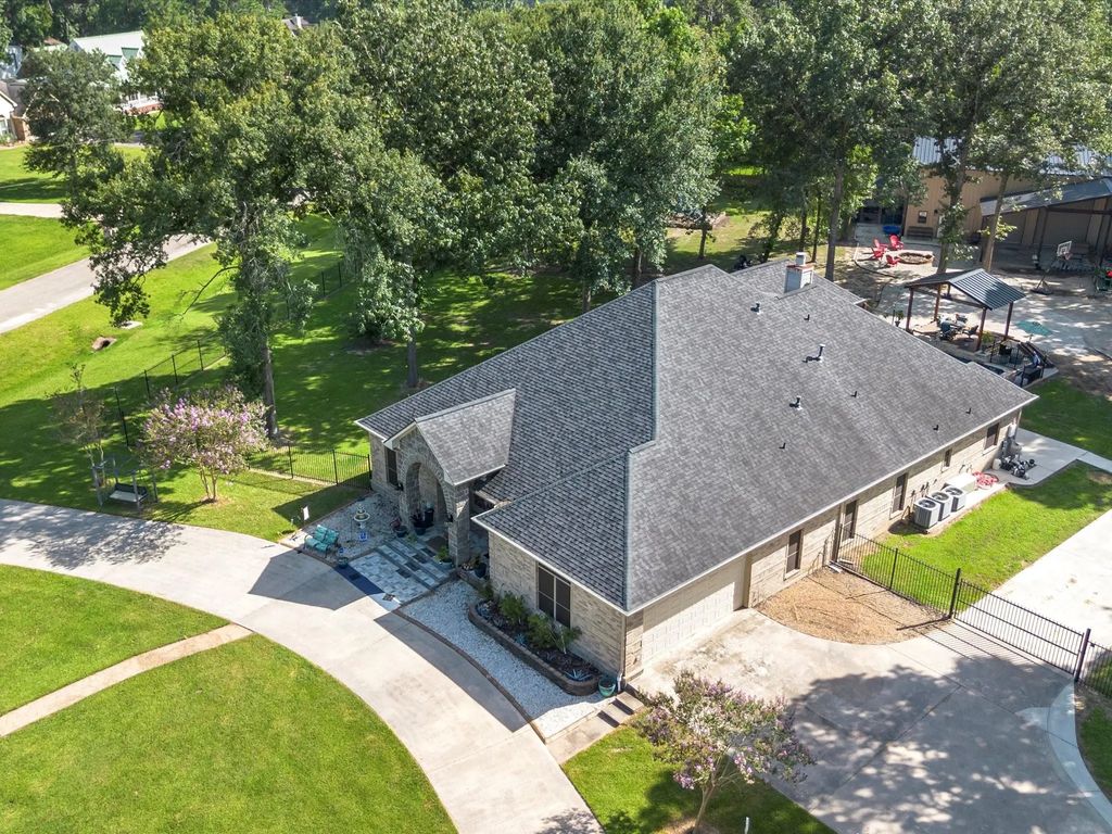 218 Lago Trace Drive, Huffman