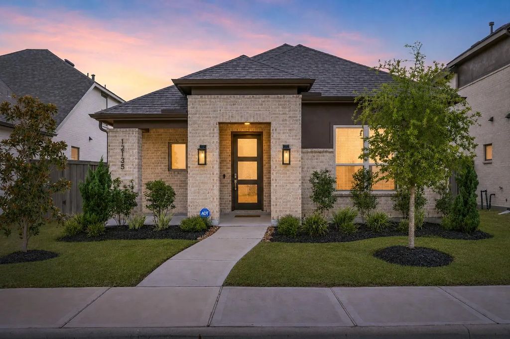 12135 Wild Bend Drive, Mont Belvieu