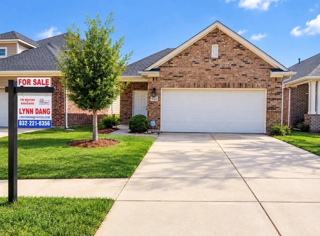 9209 Sea Garden Street, Houston