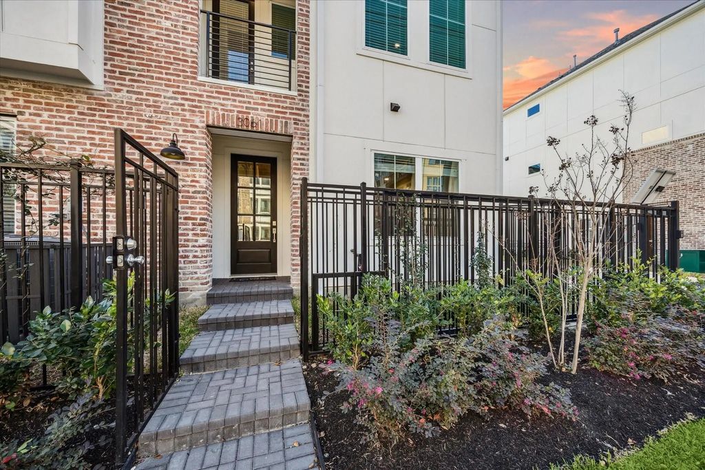 3083 Hicks Street, Houston
