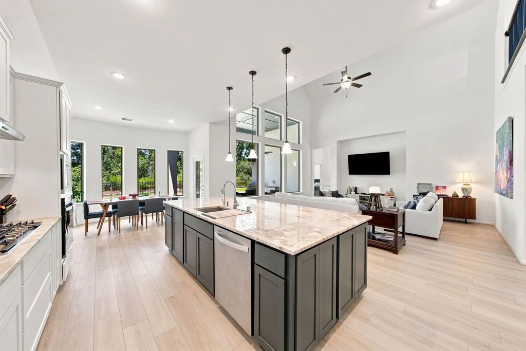 3308 Little Walnut Way, Conroe