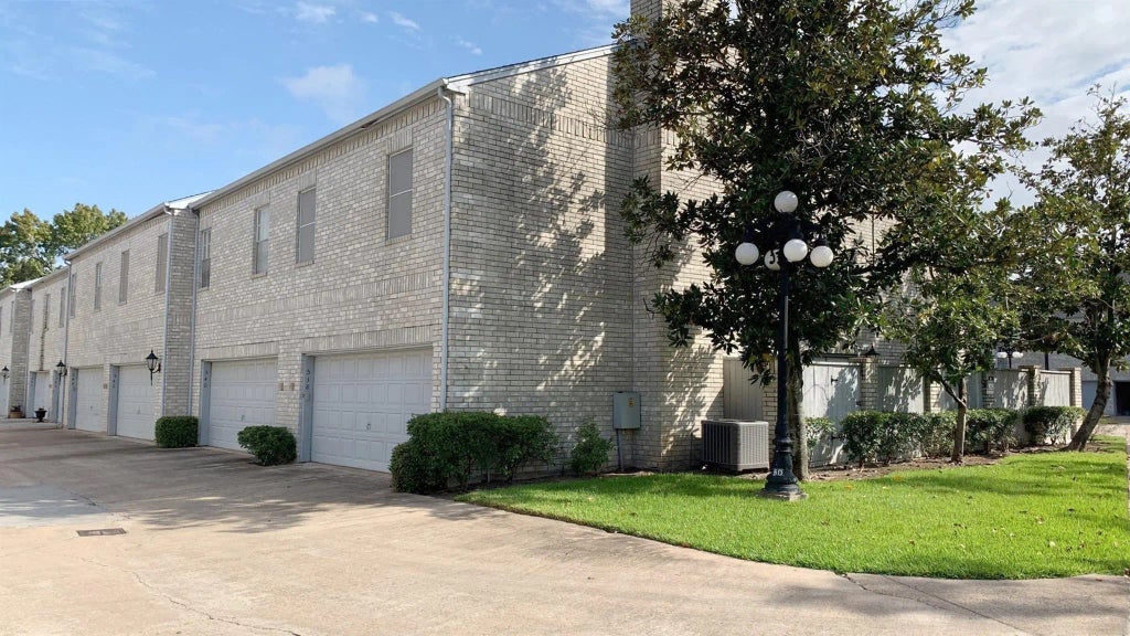 538 Wilcrest Drive, Houston