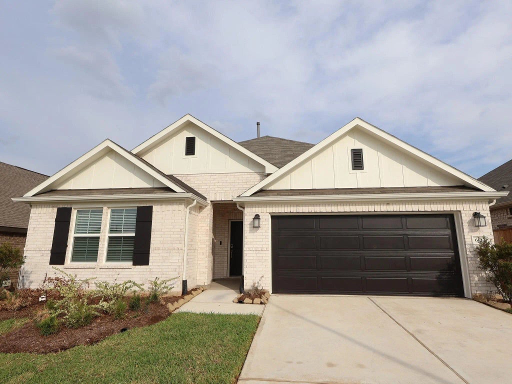 612 Spring Ashberry Court, Magnolia