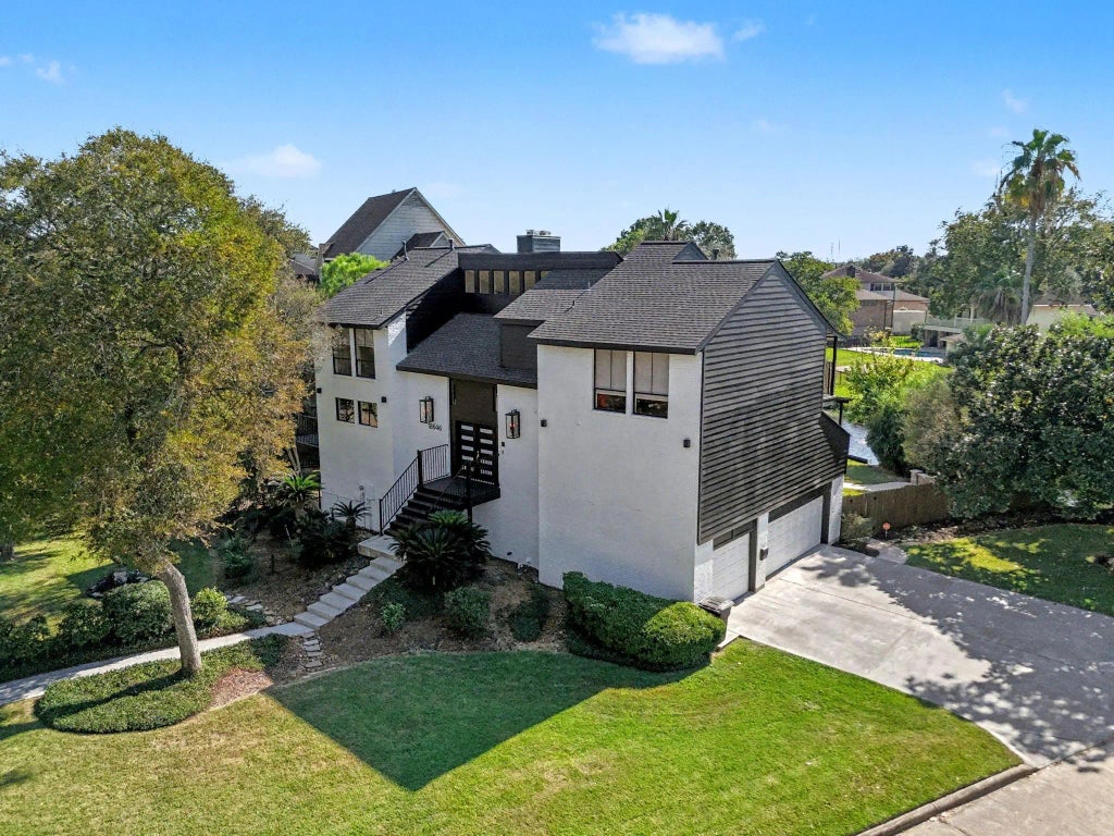 18646 Martinique Drive, Houston