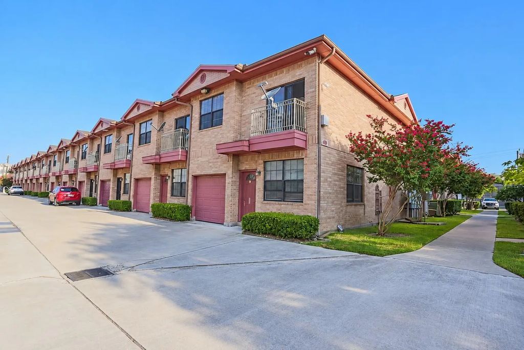9400 Bellaire Boulevard 501, Houston