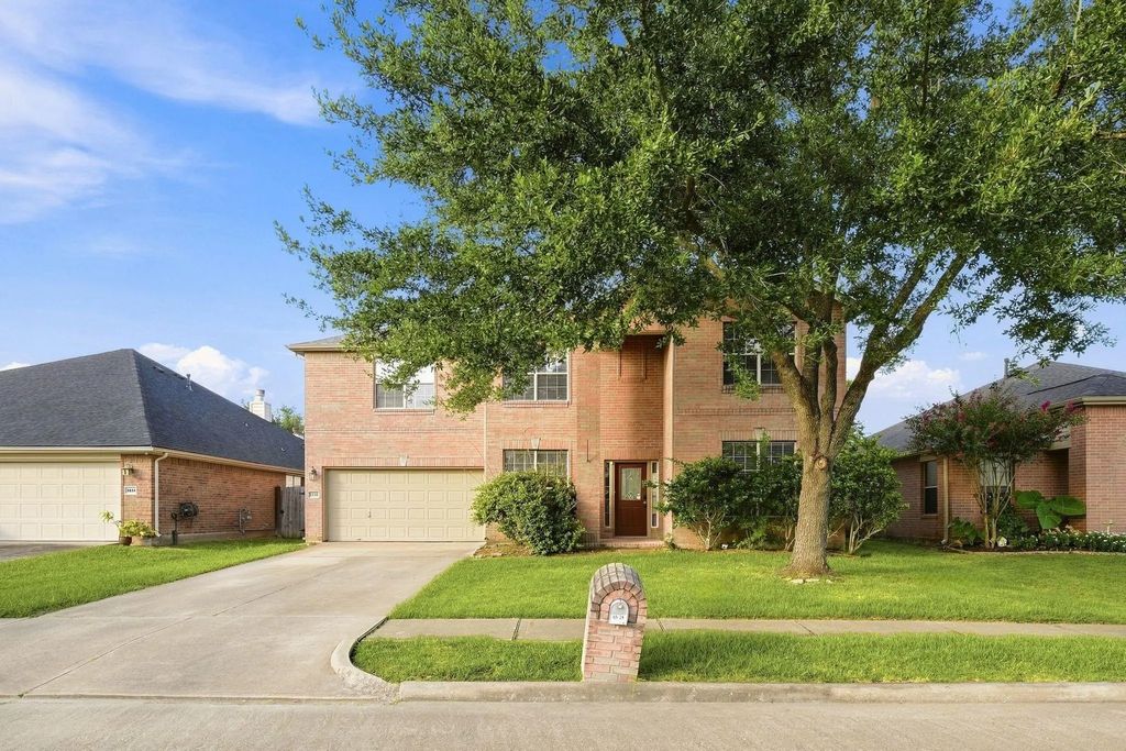 3830 Misty Falls Lane, Friendswood