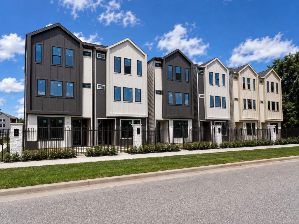 511 Hillwood Heights Drive, Houston