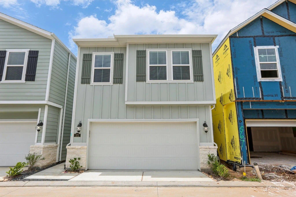 571 Avisa Drive Drive, Kemah