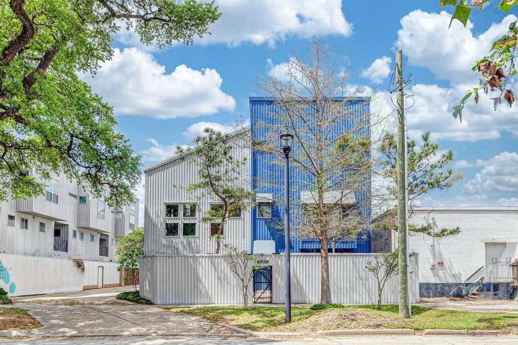 2714 Chenevert Street, Houston