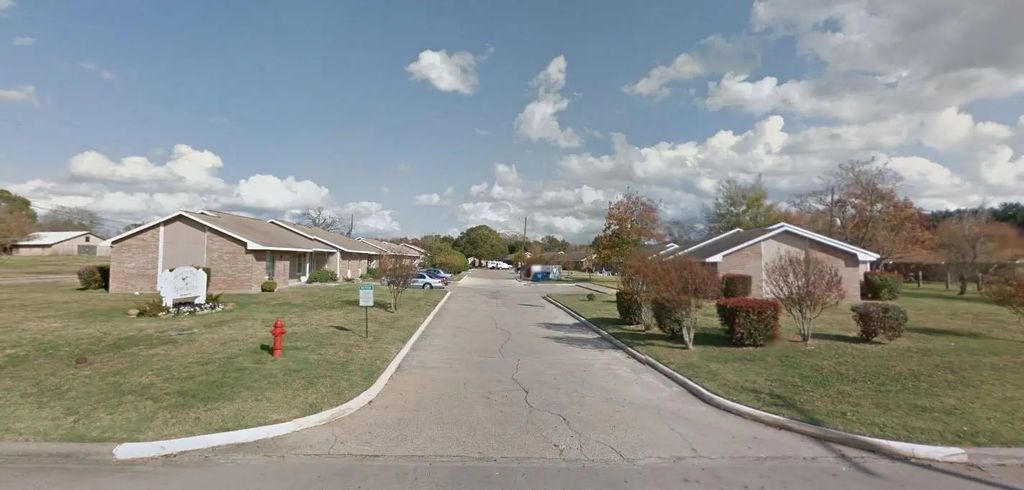 1015 Church Street 100, Navasota