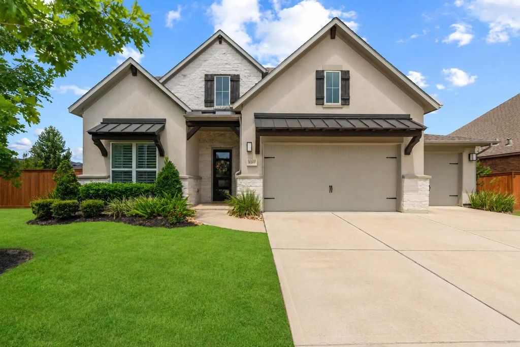 11203 Hillside Knoll Lane, Cypress