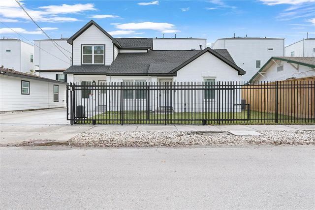 6323 Illinois Street, Houston
