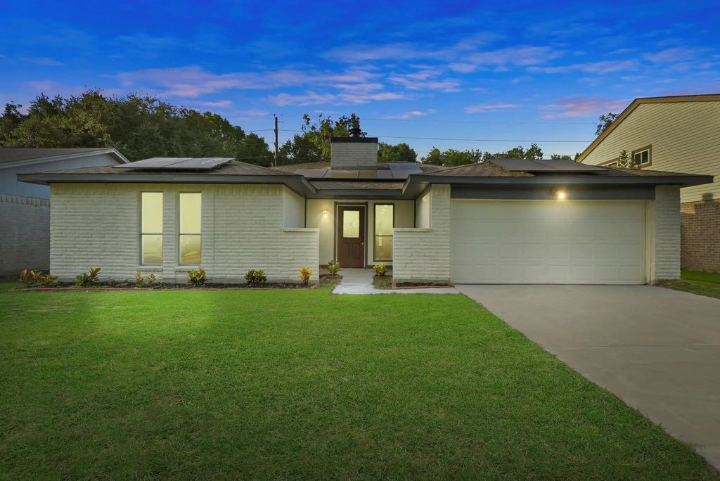 2322 Aprilmont Drive, Sugar Land