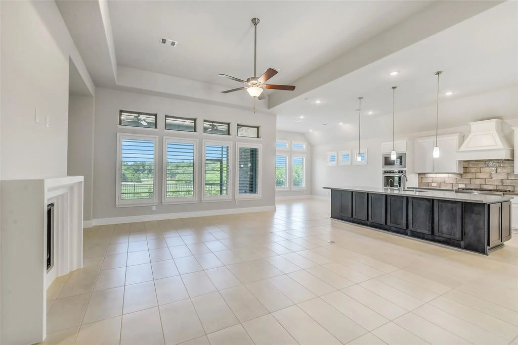 10106 Lehman Drive, Willis