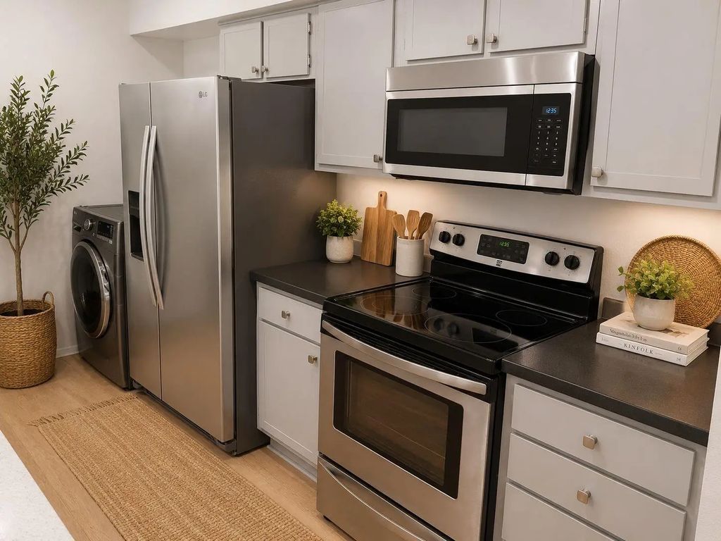 4011 Nasa Rd 1 608, Seabrook