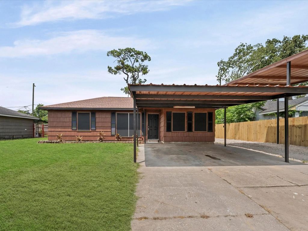 805 Mccardell Street, Channelview