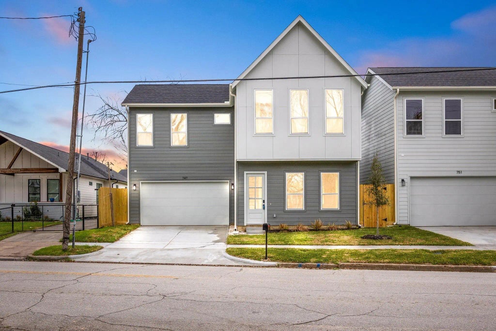 747 Dumble Street, Houston