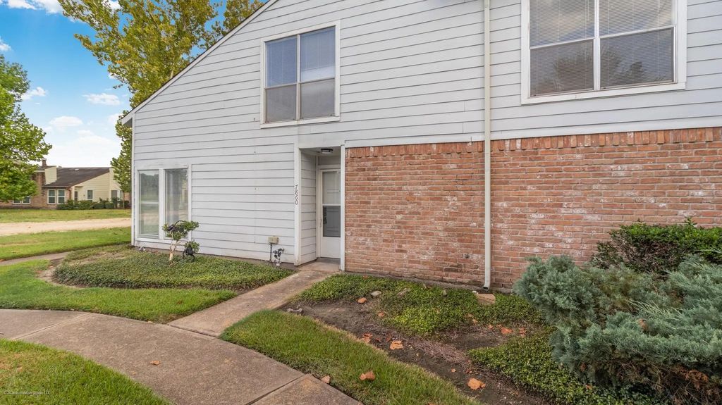 7860 Green Lawn Drive 7860, Houston