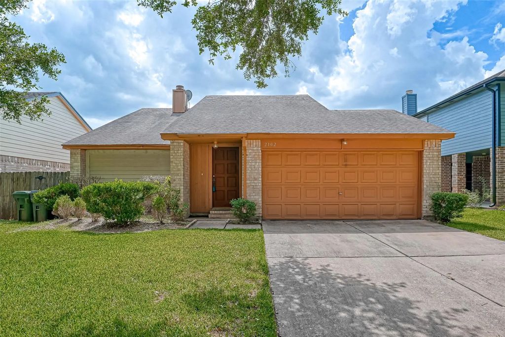 2102 Creekshire Drive, Sugar Land