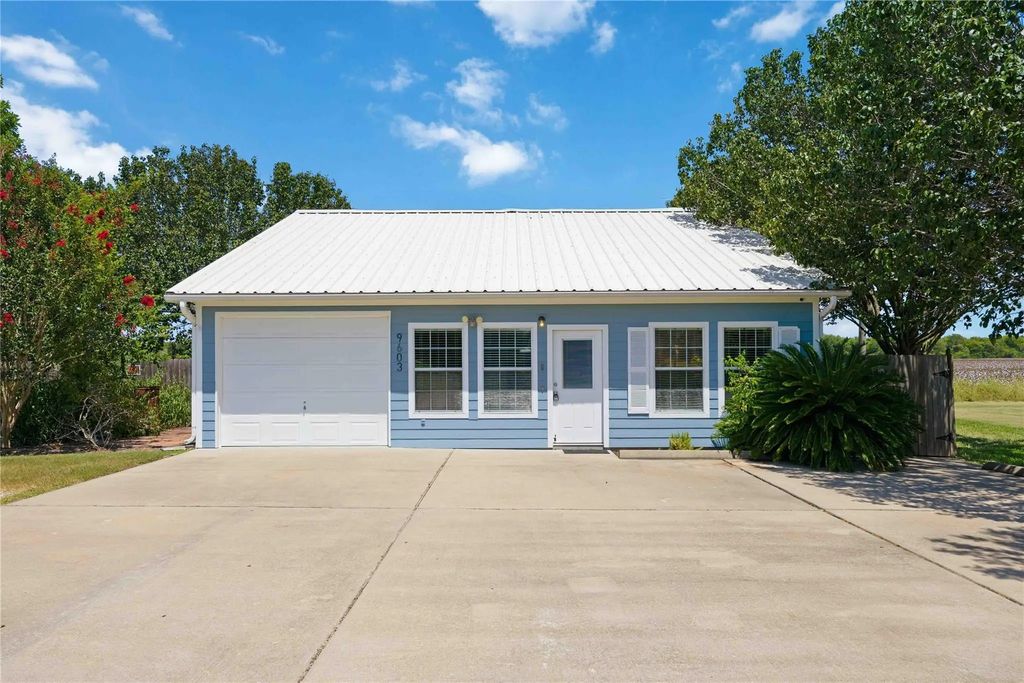 9603 Surrey Lane, Richmond