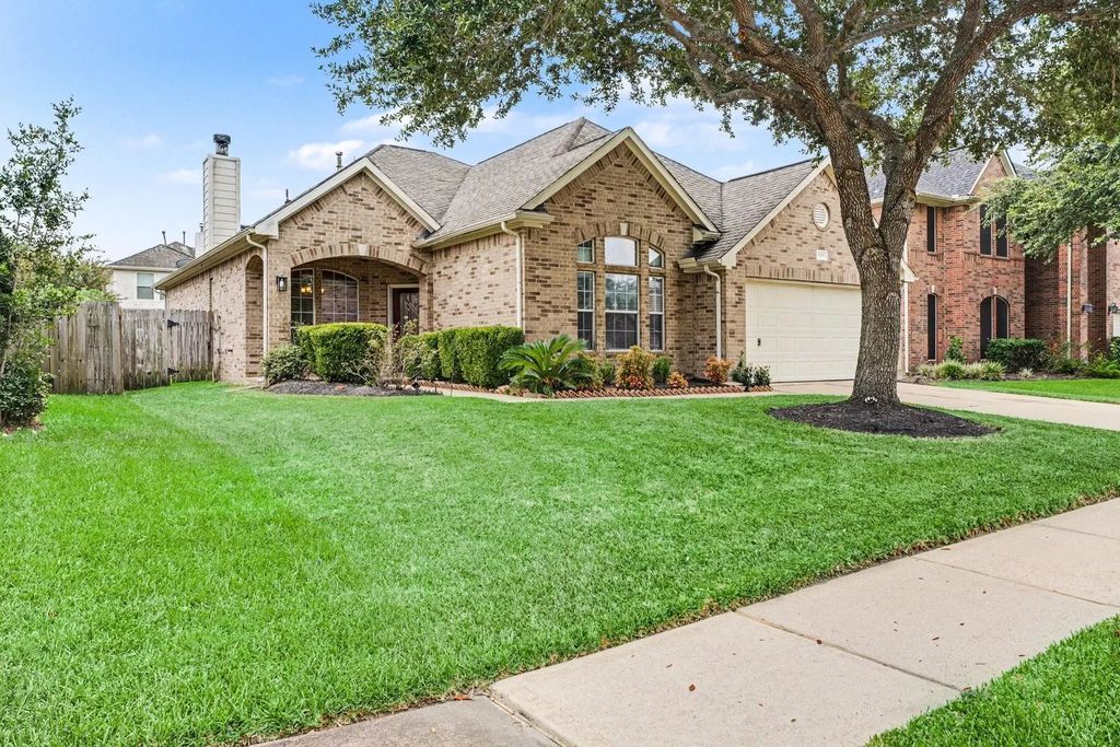 9018 Sunny Brook Lane, Pearland