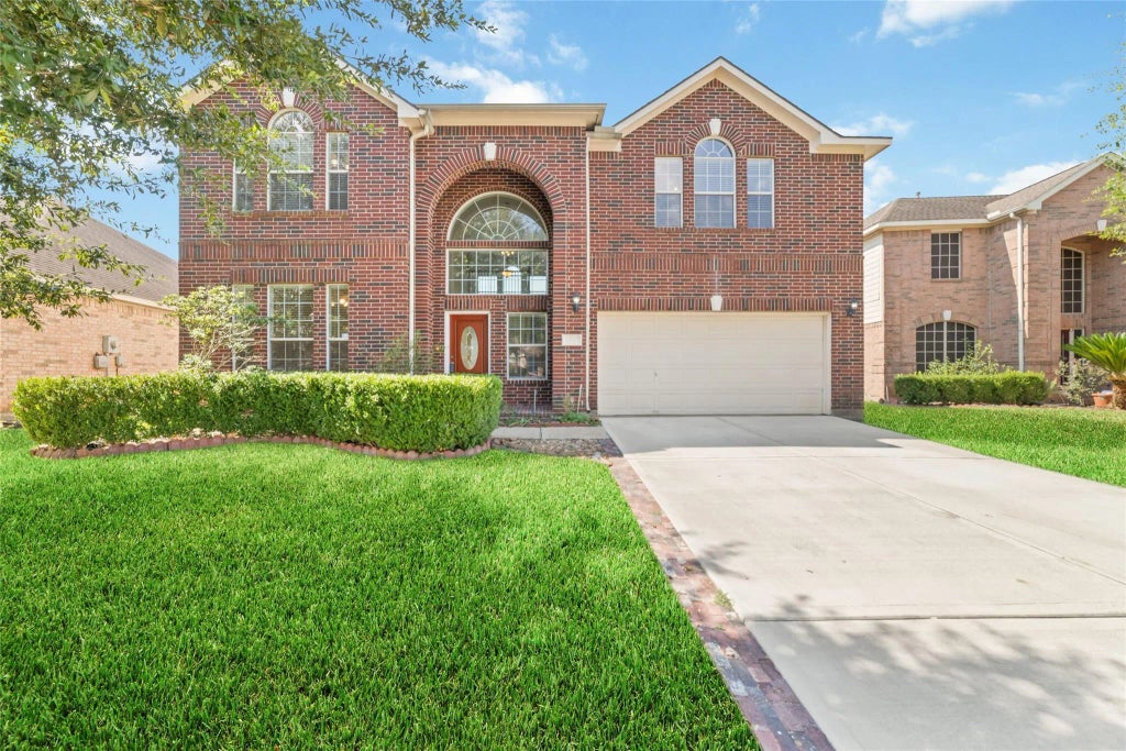 15111 Snow Hill Court, Sugar Land