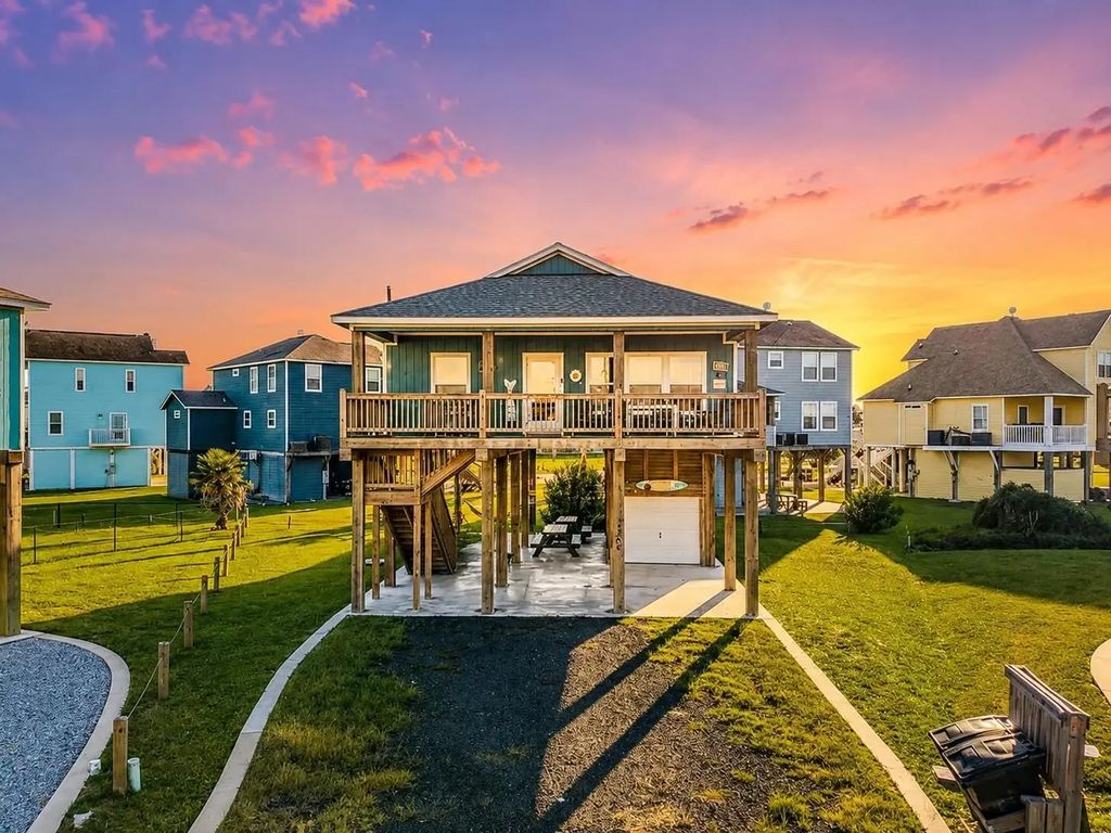 3260 Hidden Gold, Crystal Beach