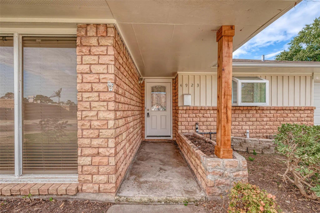 4923 Poinciana Drive, Houston