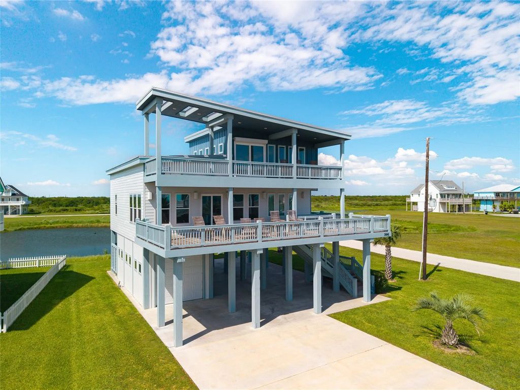 3841 Biscayne Beach Road, Crystal Beach