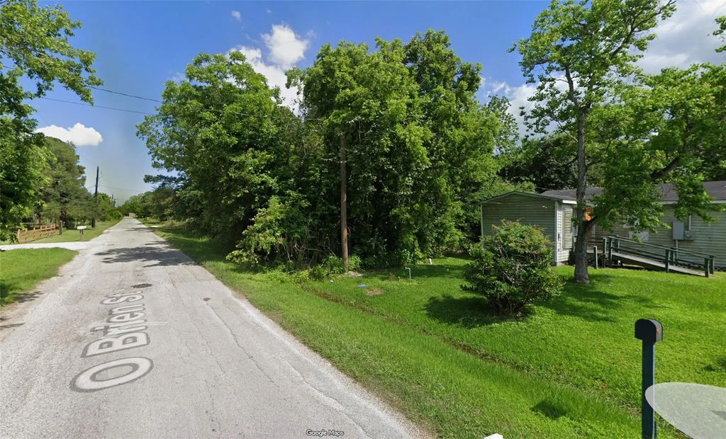 W O'  Brien Street, Hitchcock