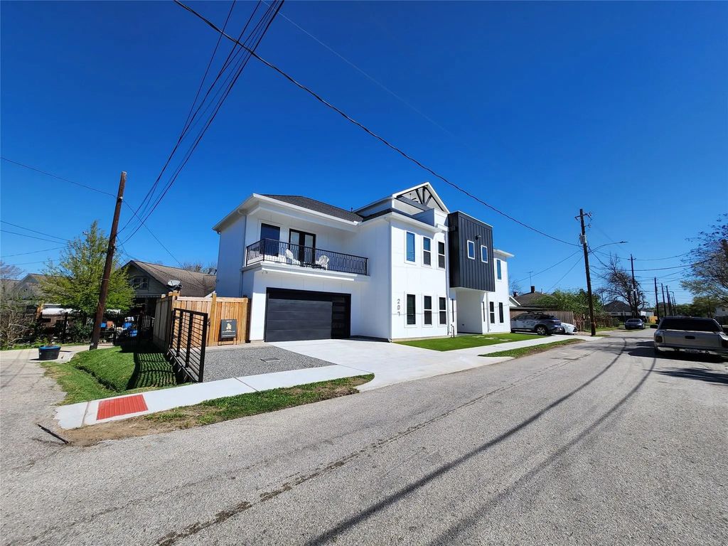207 Carl Street, Houston