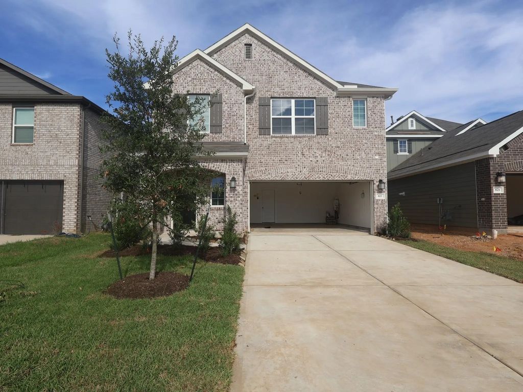 817 Village Brook Drive, Willis