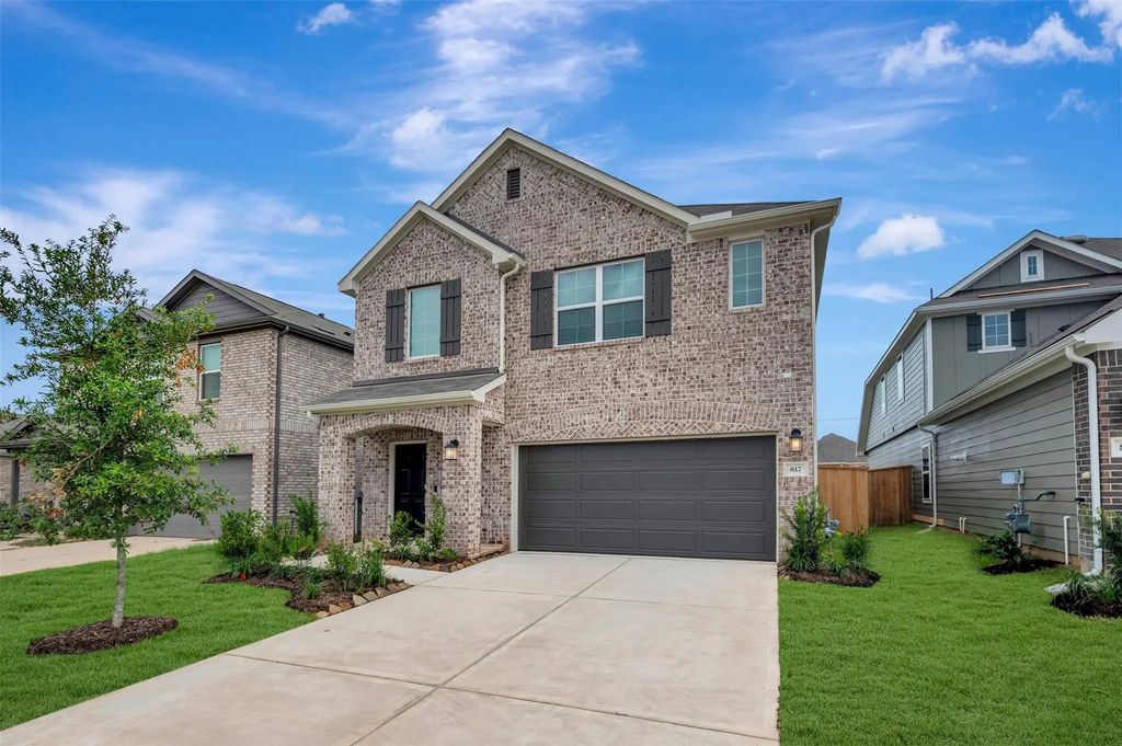 817 Village Brook Drive, Willis