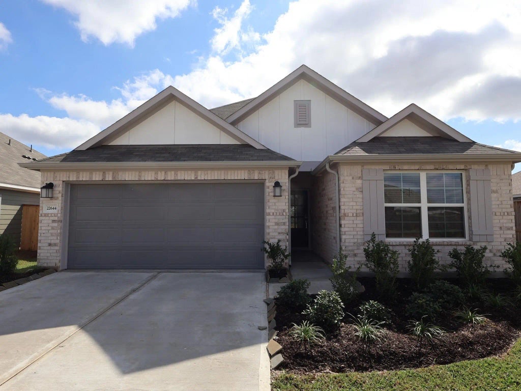 22644 Hackberry Leaf Drive, New Caney