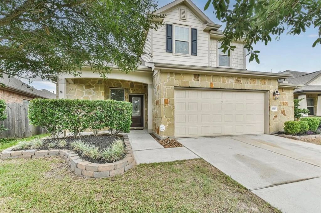 2245 Maple Point Drive N, Conroe