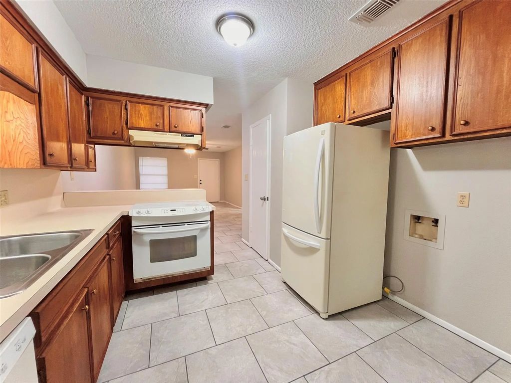 2100 Austin Street 23, Bay City