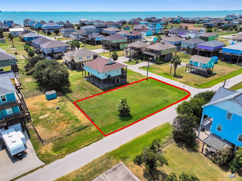 882 Gulfview Drive, Crystal Beach