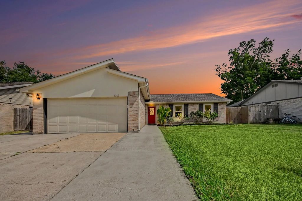 4010 Bluebonnet Trail, Deer Park