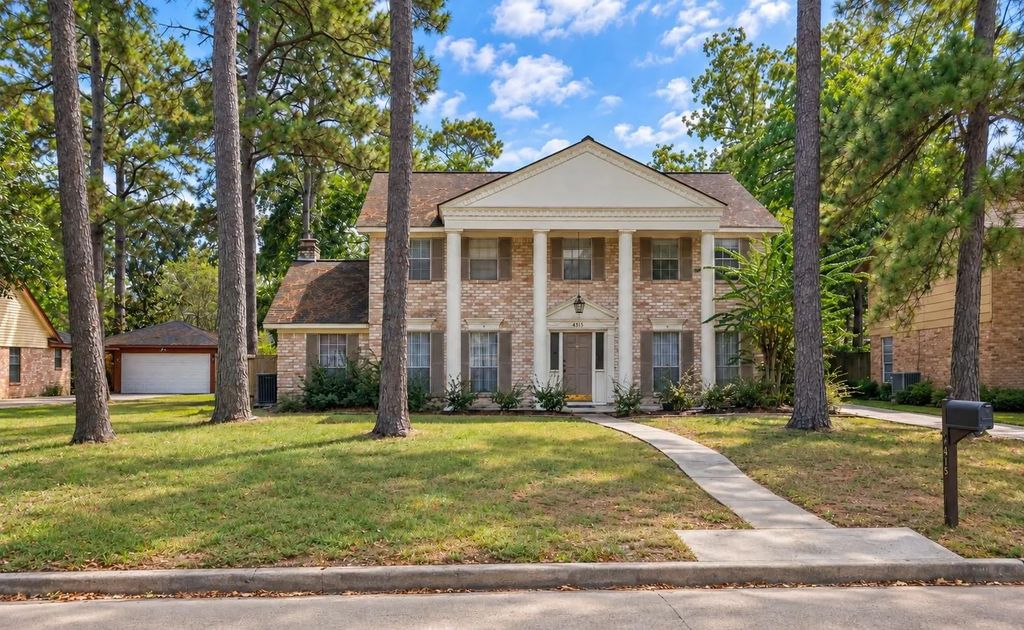 4815 Fountainhead Drive, Houston