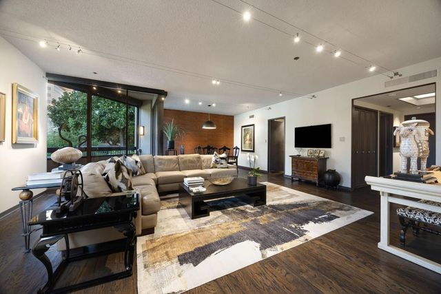 5555 Del Monte Drive 102, Houston