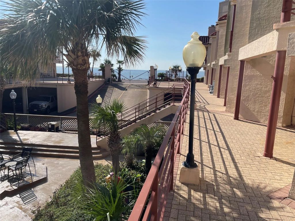 7312 Seawall Boulevard 106, Galveston